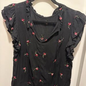 Floral Black Ruffle Sleeve Top
